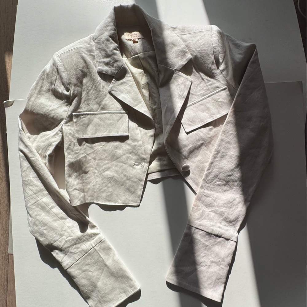 Camila Coelho Light Beige cropped Blazer with shoulder pads